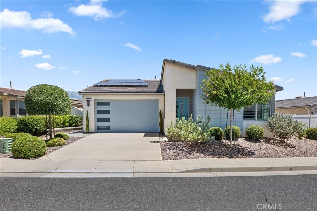 1540 Glenbright