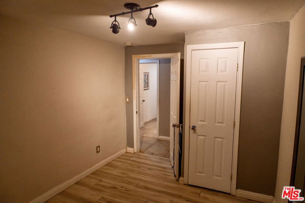 21732 Mountain Avenue