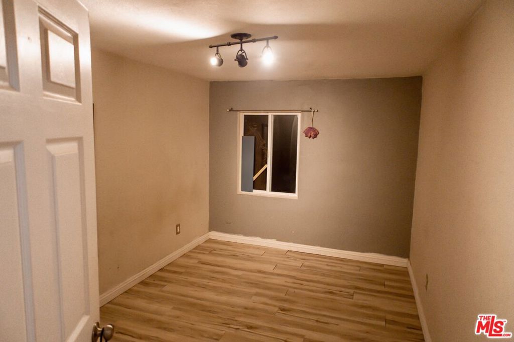 21732 Mountain Avenue