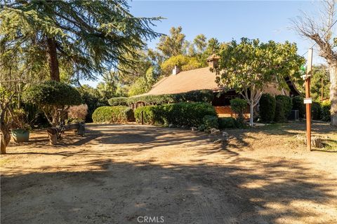 41667 Kalmia Murrieta CA 92562