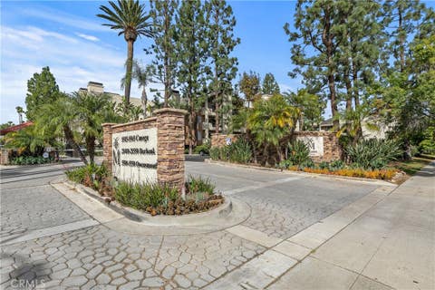 Photo of 5500 Owensmouth Avenue #317, Woodland Hills, CA 91367 (MLS # SR26155705)