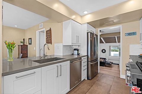 Tiny photo for 11824 Moorpark Street #F, Studio City, CA 91604 (MLS # 26692595)