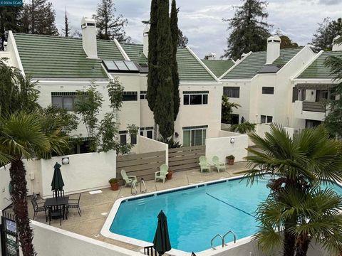 Photo of 61 Mozden LN, Pleasant Hill, CA 94523 (MLS # 41134190)