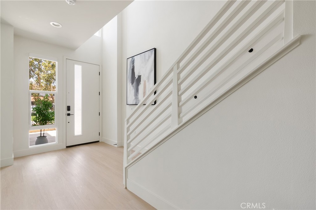 687 W 17th Street