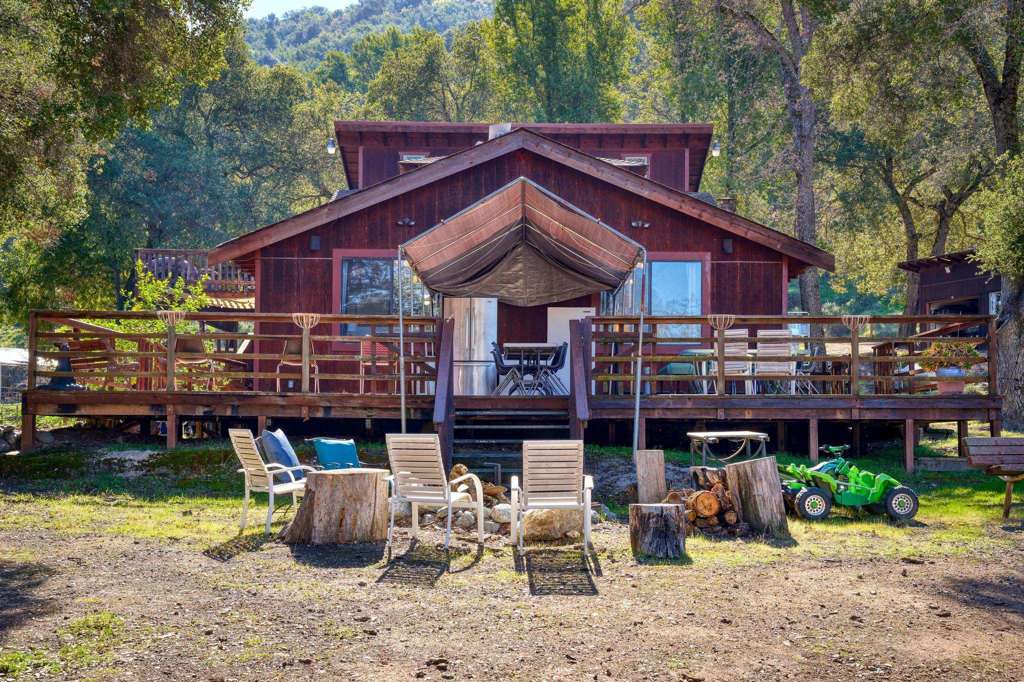 7777 7777 Del Valle Rd