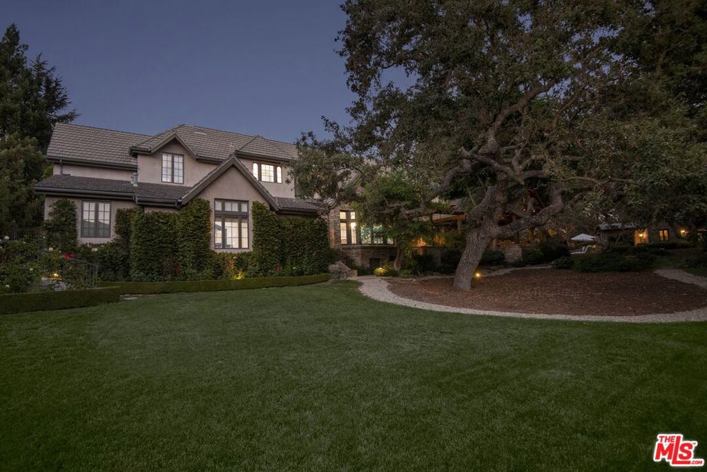 4163 Oak Place Drive
