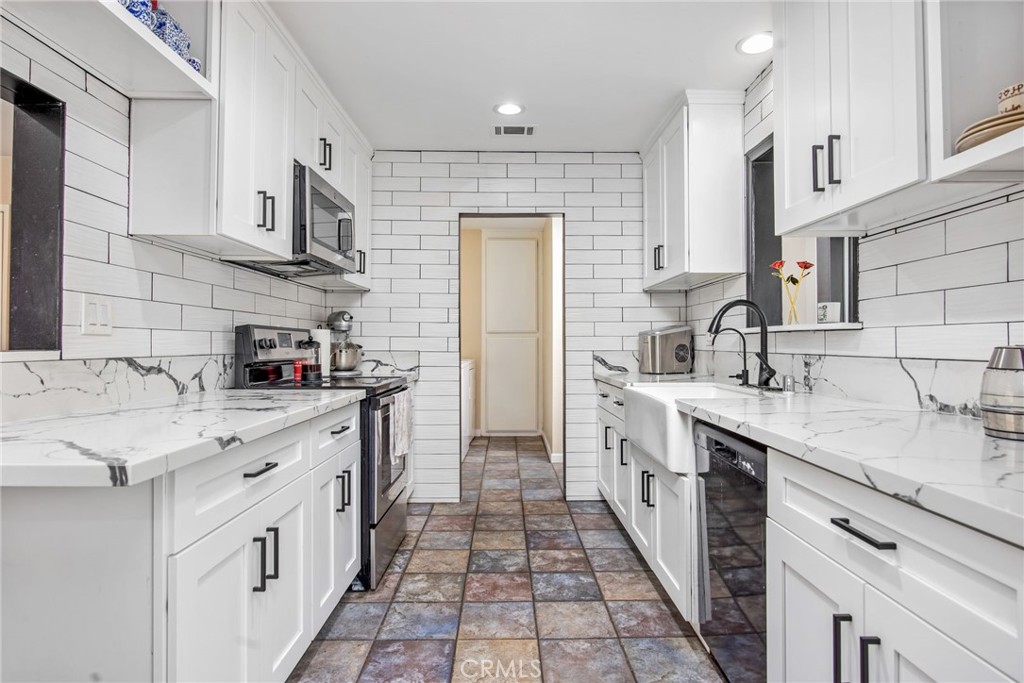 24048 Cruise Circle
