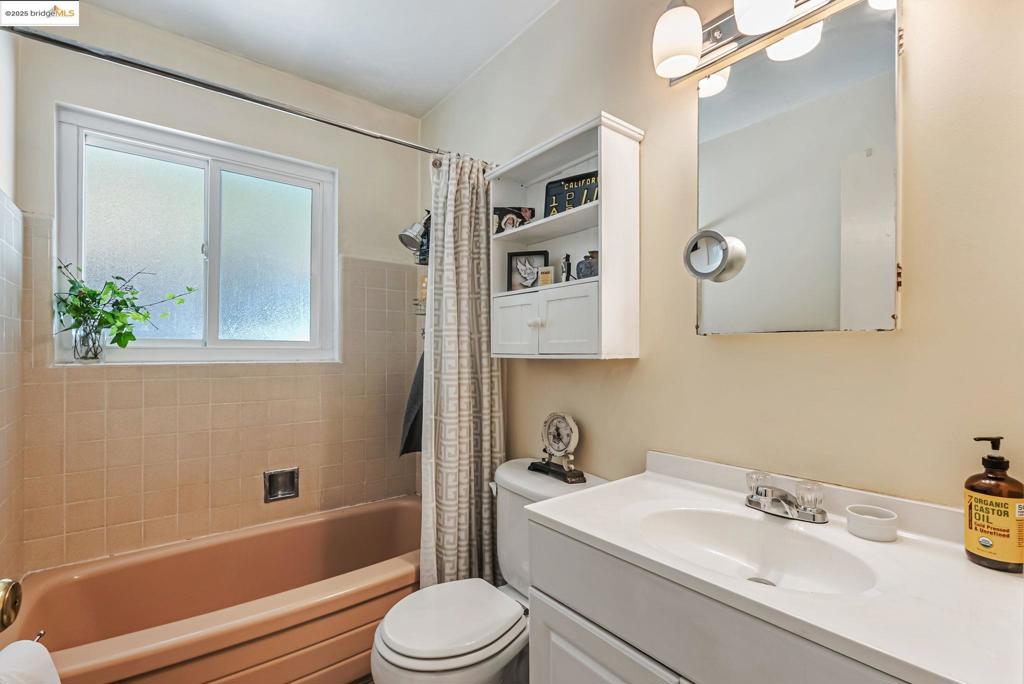 MORAGA MANOR - Residential