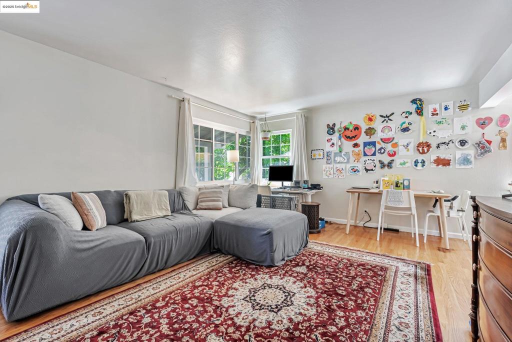 MORAGA MANOR - Residential