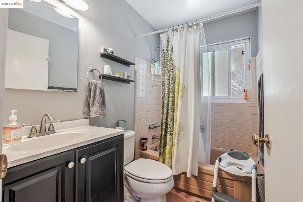 MORAGA MANOR - Residential