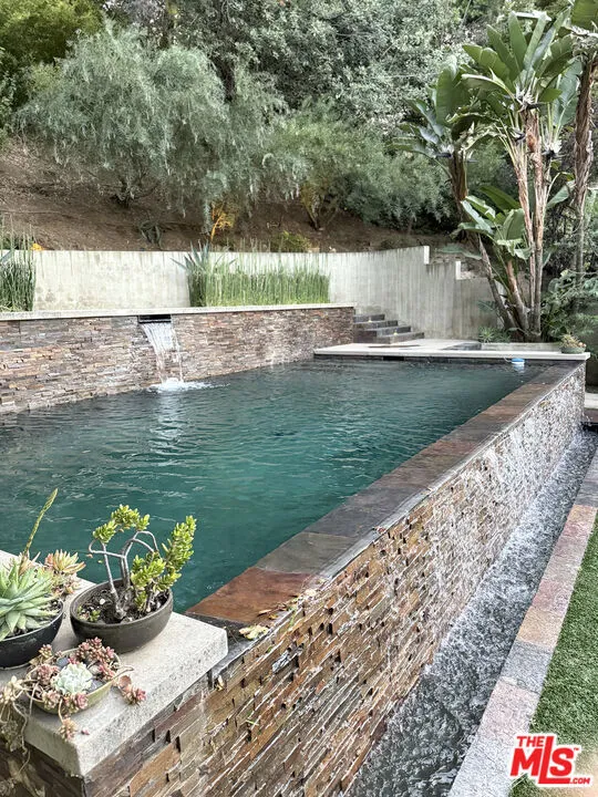 Studio City, California 91604, United States, 3 Bedrooms Bedrooms, ,3 BathroomsBathrooms,Residential,Active,148254