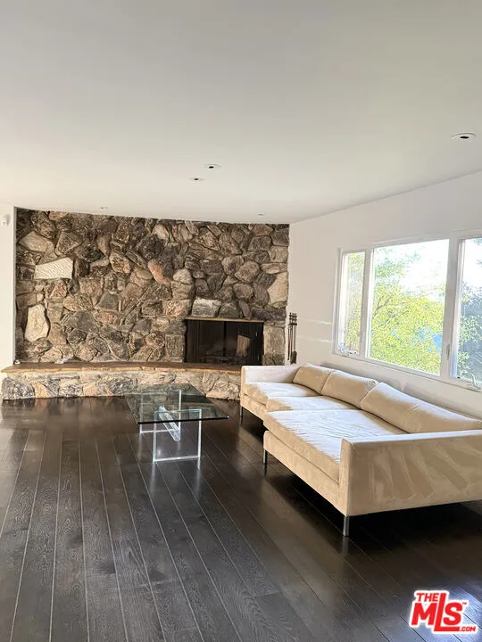 Studio City, California 91604, United States, 3 Bedrooms Bedrooms, ,3 BathroomsBathrooms,Residential,Active,148254