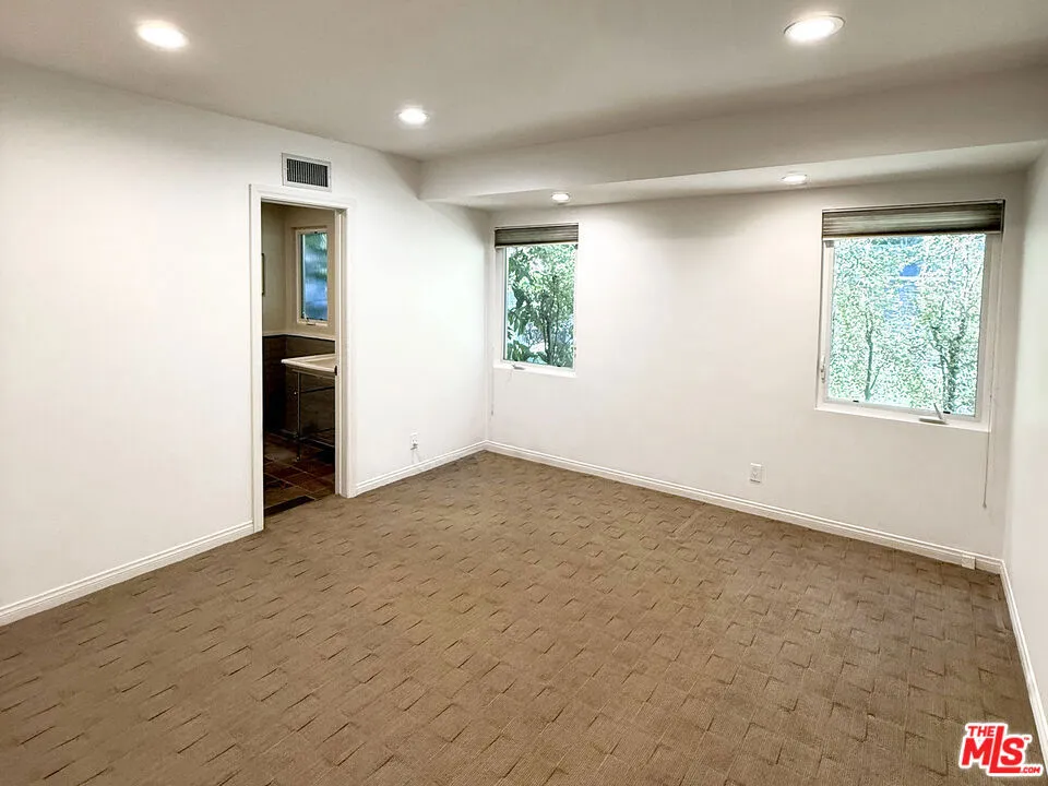 Studio City, California 91604, United States, 3 Bedrooms Bedrooms, ,3 BathroomsBathrooms,Residential,Active,148254