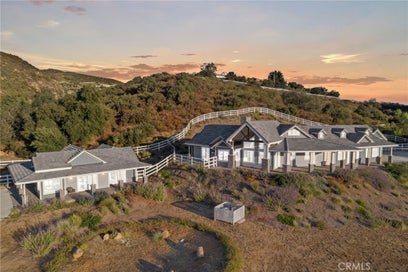 37492 Calle De Lobo Murrieta CA 92562