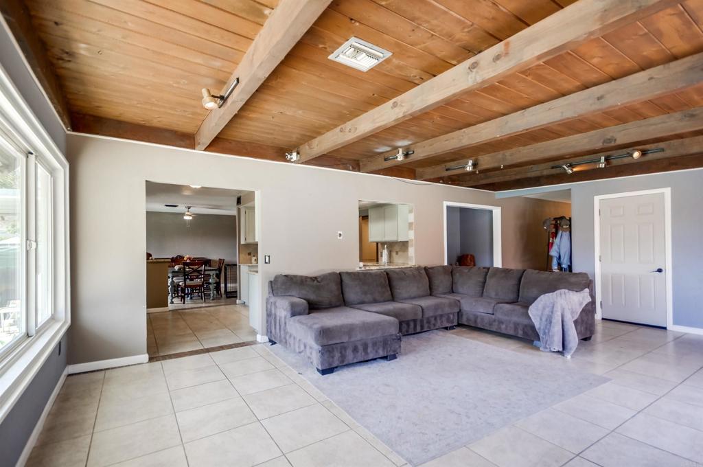10020 Pino Drive