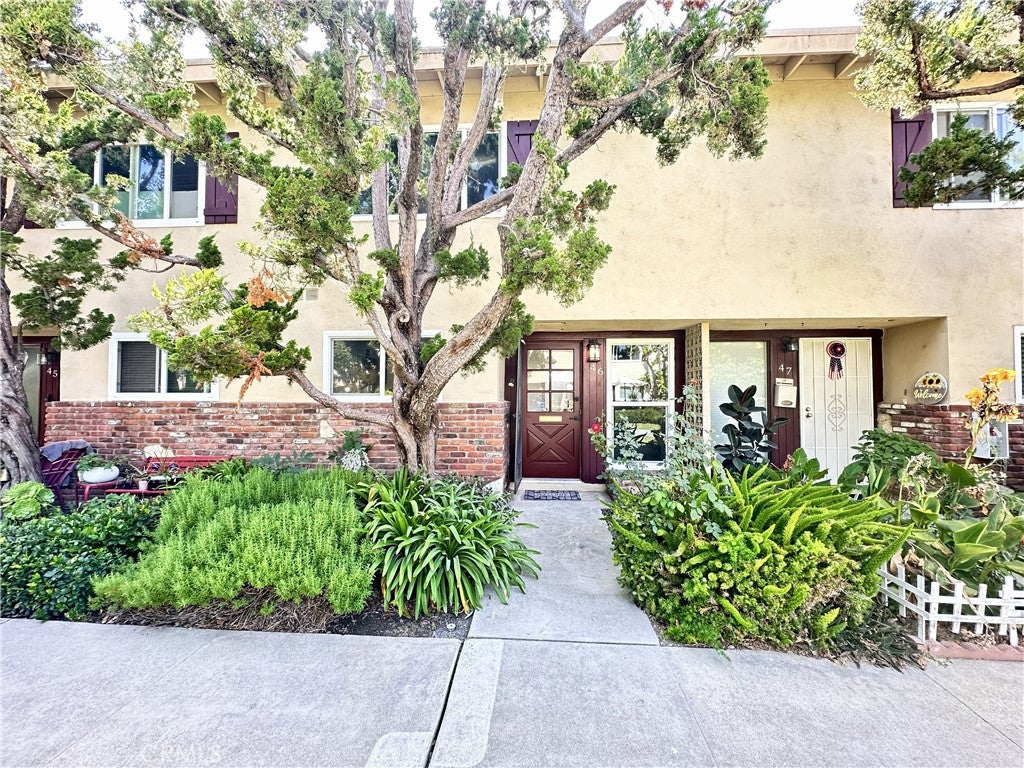 1919 Sherry Lane