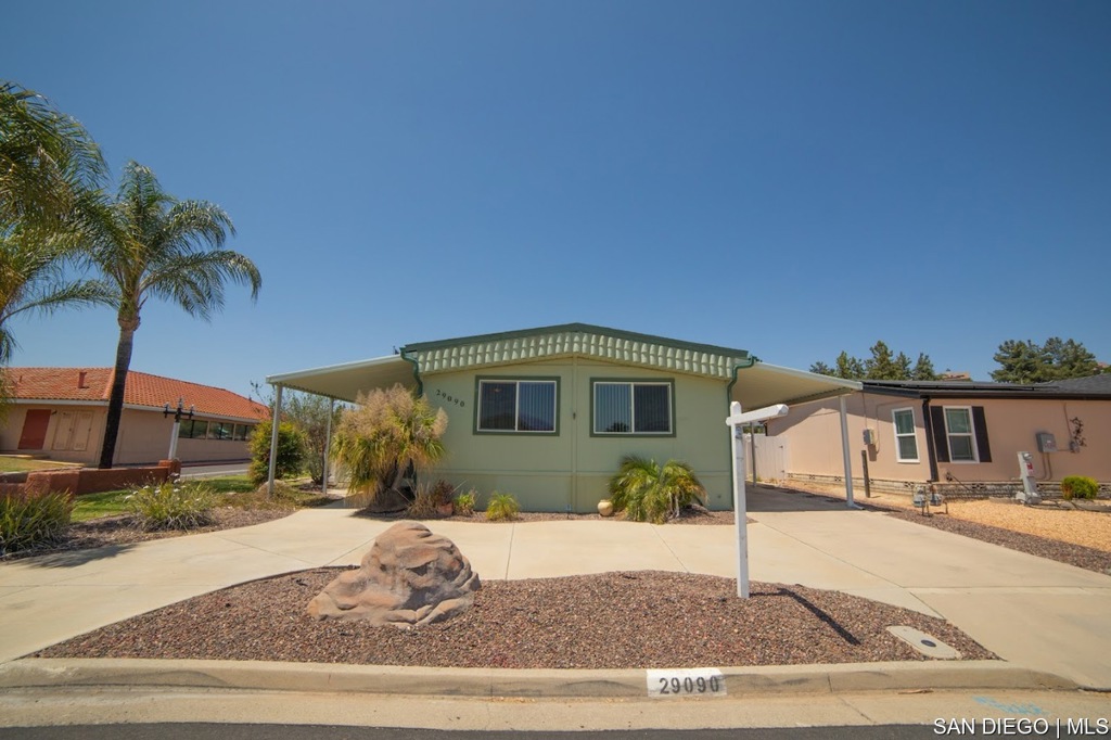 29090 Camino Alba