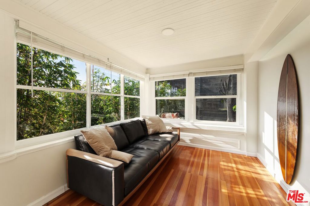 51 Sunset Avenue