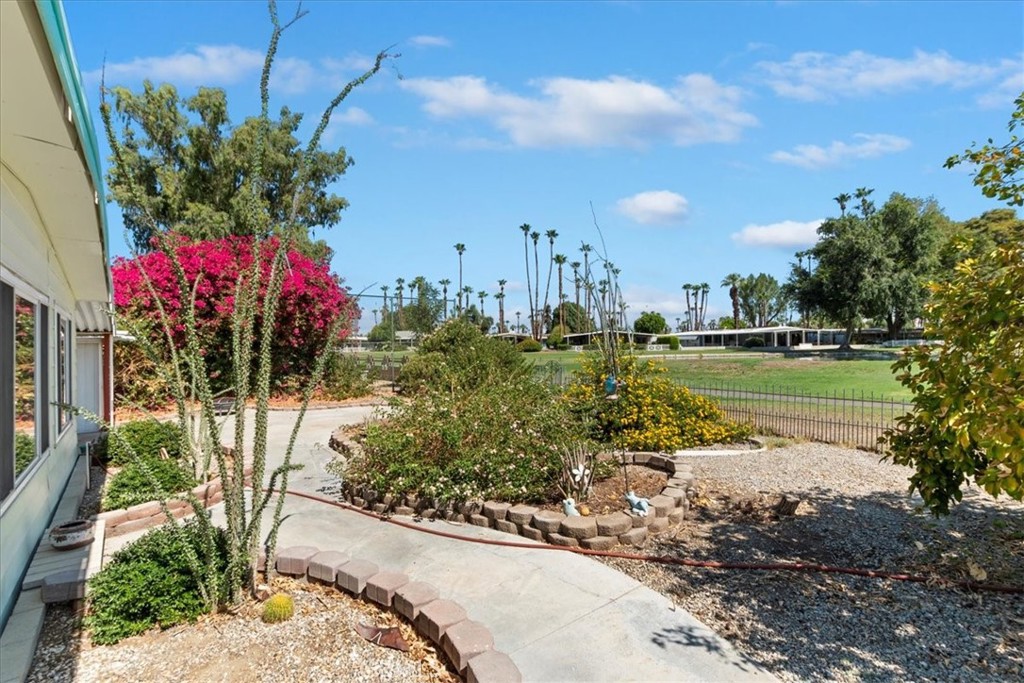 Date Palm Country Club (33613) - Manufactured In Park