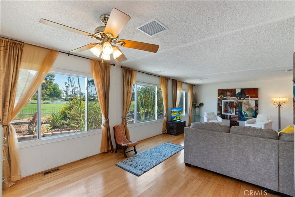 Date Palm Country Club (33613) - Manufactured In Park