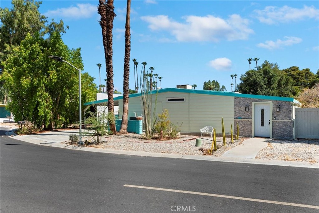 Date Palm Country Club (33613) - Manufactured In Park