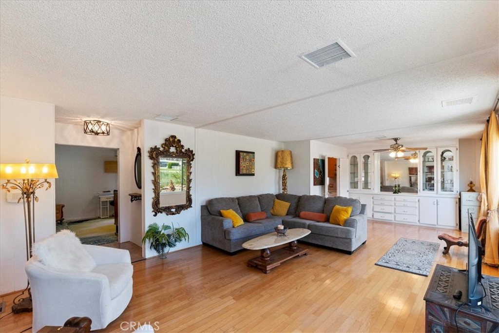 Date Palm Country Club (33613) - Manufactured In Park