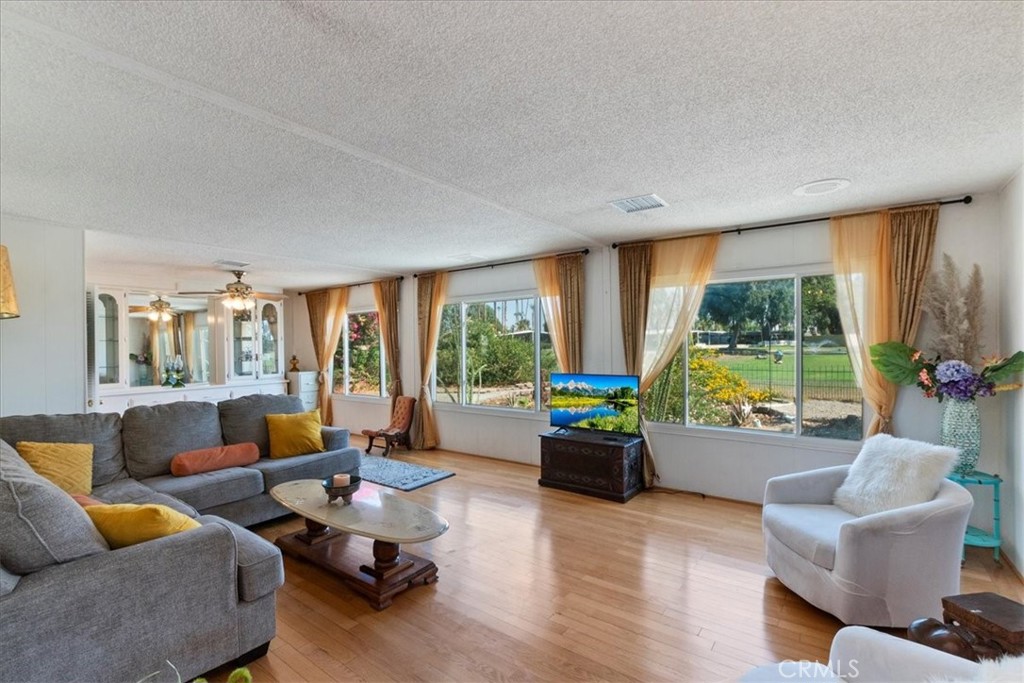 Date Palm Country Club (33613) - Manufactured In Park