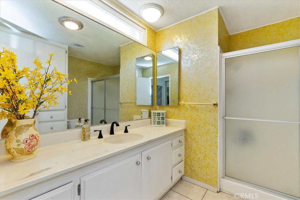 Date Palm Country Club (33613) - Manufactured In Park