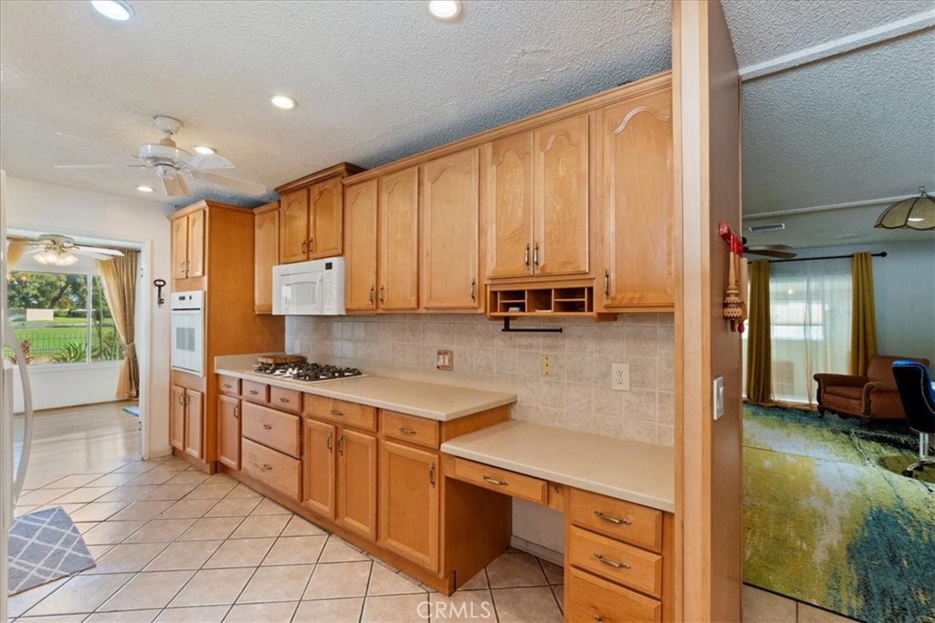 Date Palm Country Club (33613) - Manufactured In Park