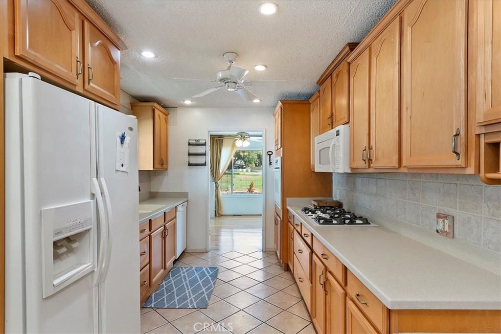 Date Palm Country Club (33613) - Manufactured In Park