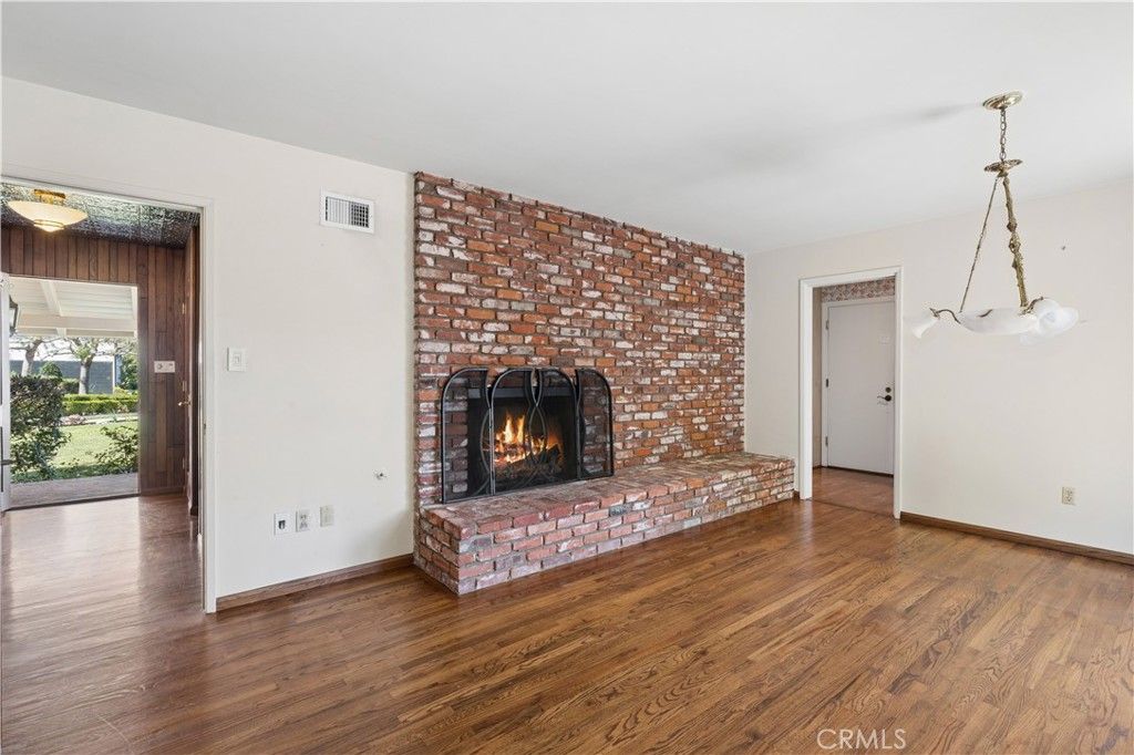 Photo of 2401 Sierra Vista Vis, Newport Beach, CA 92660 (MLS # NP26050950)