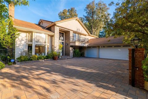 Photo of 4200 Gayle Drive, Tarzana, CA 91356 (MLS # SR26099475)