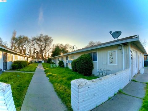Photo of 8829 Kelley Dr, Stockton, CA 95209 (MLS # 41126368)