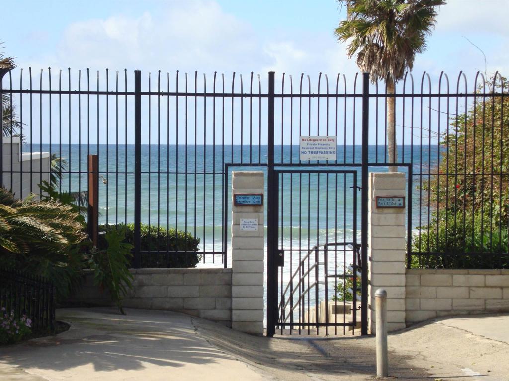 5380 Los Robles Drive