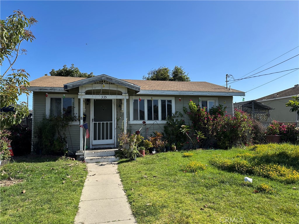 Charming and move-in ready! This cozy 2-bedroom, 1-bath home in Oxnard is perfect for those looking for comfort and convenience. Full of natural light, the home features a functional layout, a bright kitchen, and a private yard & storage space ideal for relaxing or entertaining. Located in a quiet neighborhood close to schools, shopping, and the beach. Ready for immediate occupancy—don’t miss this opportunity!
