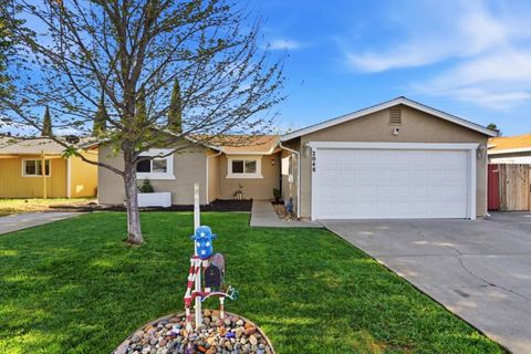 Photo of 2048 Southwood Drive, Vacaville, CA 95687 (MLS # ML82040248)