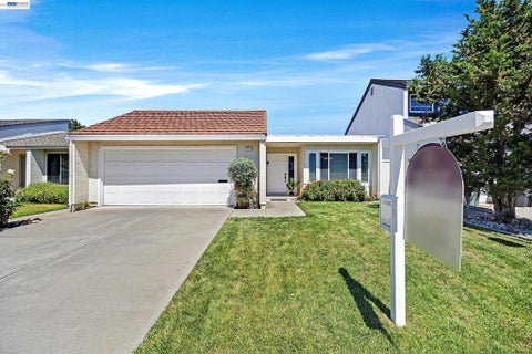 Photo of 4042 Rennellwood Way WAY, Pleasanton, CA 94566 (MLS # 41142299)
