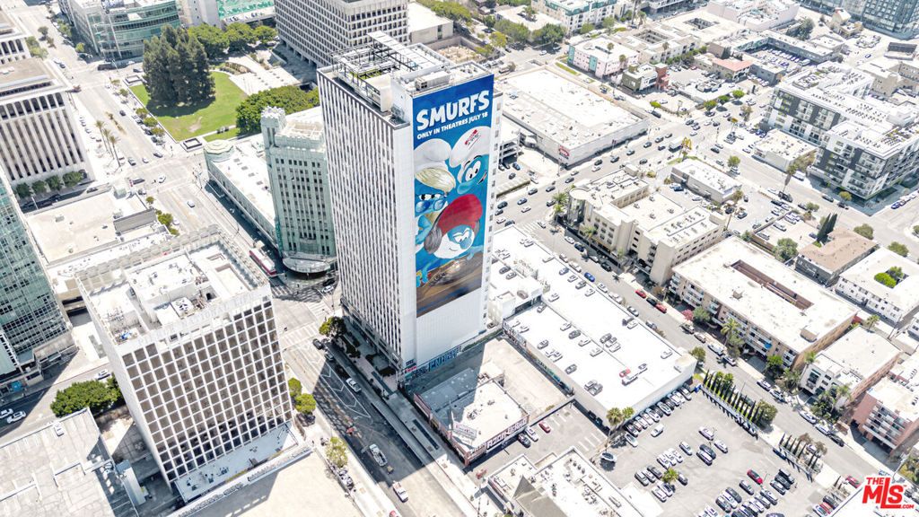 Photo of 3810 Wilshire Boulevard #1711, Los Angeles, CA 90010 (MLS # 25578147)