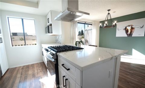 Photo of 511 Meyer Ln #8, Redondo Beach, CA 90278 (MLS # SB26005370)