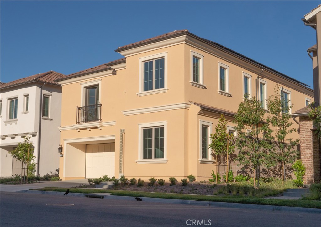 This 4B 4.5B house is located in the guard-gated community of Orchard Hills. Highly-sought Ravello was built in 2023. It offers an extra separated prep kitchen. Within walking distance to the clubhouse, play ground, swimming pool and tennis court.