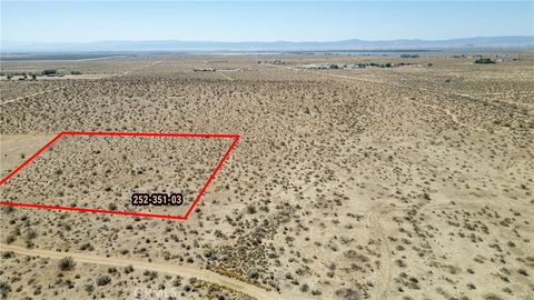 Photo of 0 Ptn Of Se1/4 Sec18 T9 R13 Excl of MR, Rosamond, CA 93560 (MLS # SR25219756)