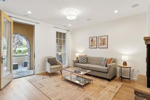 Photo of 3554 Capoterra Way Way #2, Dublin, CA 94568 (MLS # 41092462)