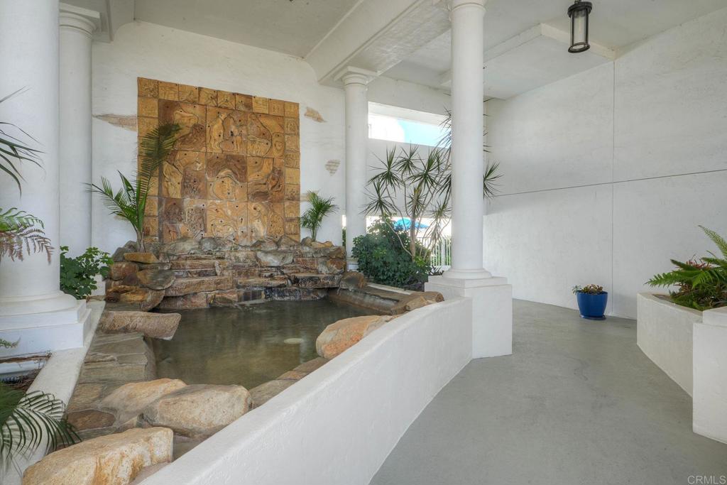 910 N Pacific Street 49