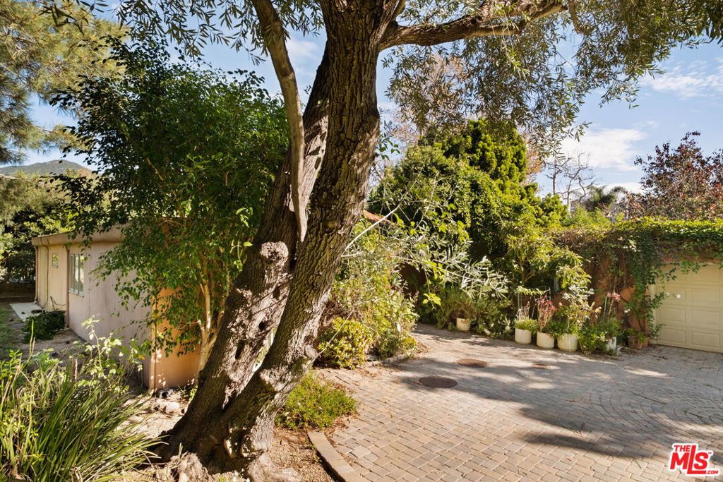 5863 Bonsall Drive