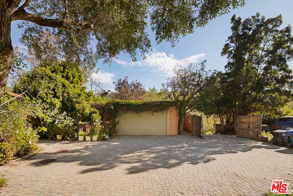 5863 Bonsall Drive