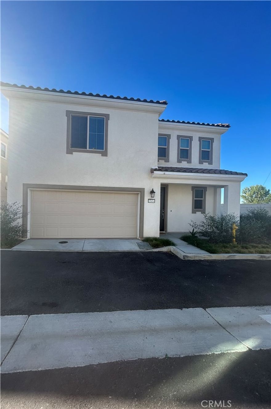 BRAND NEW HOUSE IN CITY OF YUCAIPA. 4 BEDROOMS AND 2.5 BATHROOMS. WITH LOFT/OFFICE  UPSTAIRS. ALL STAINLESS APPLIANCES AND WOOD LOOKING FLOOR LUXURY VINYL PLANK 100%. ALL WHITE CABINETS, GRANITE COUNTERTOPS WITH BIG ISLAND IN THE KITCHEN. LOCATED IN GATED COMMUNITY WITH PARK TO ENJOY WITH FAMILY AND FRIENDS. CLOSE TO STORES AND SCHOOLS. SOLAR INCLUDED.