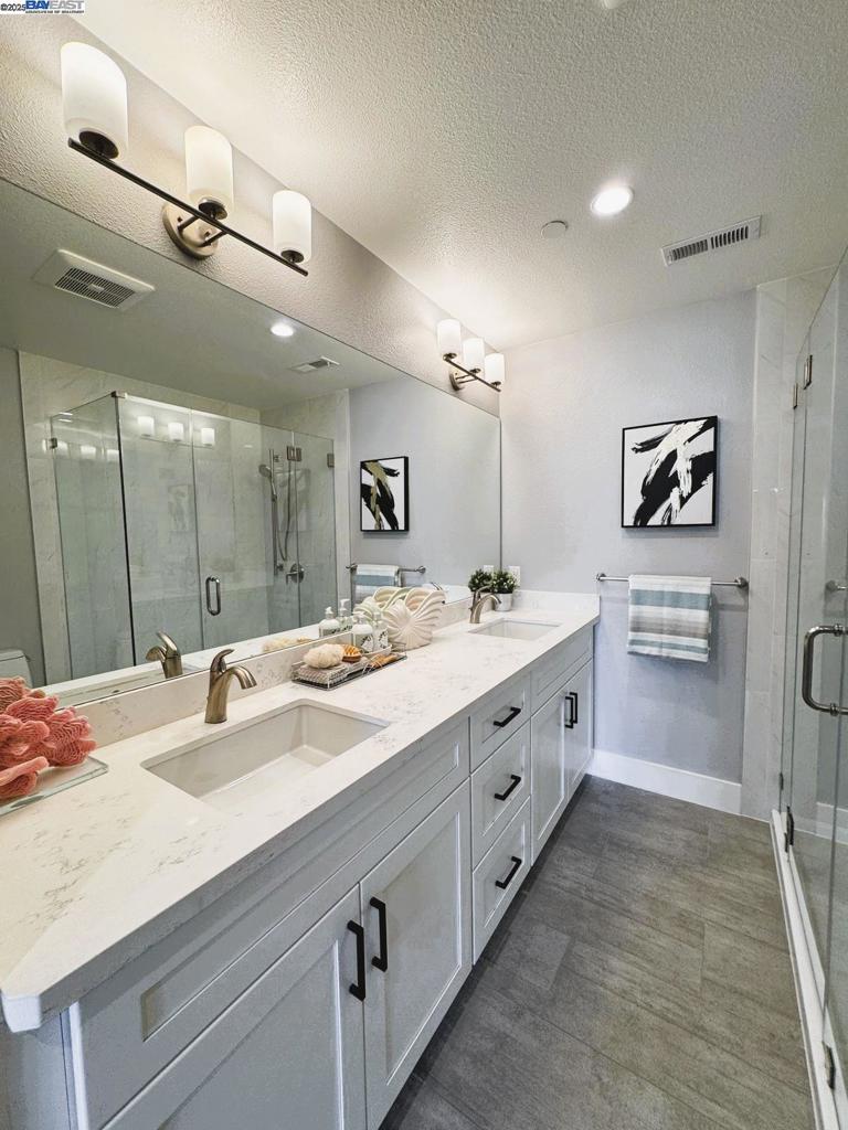 DOWN TOWN - Residential