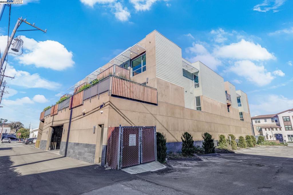 DOWN TOWN - Residential