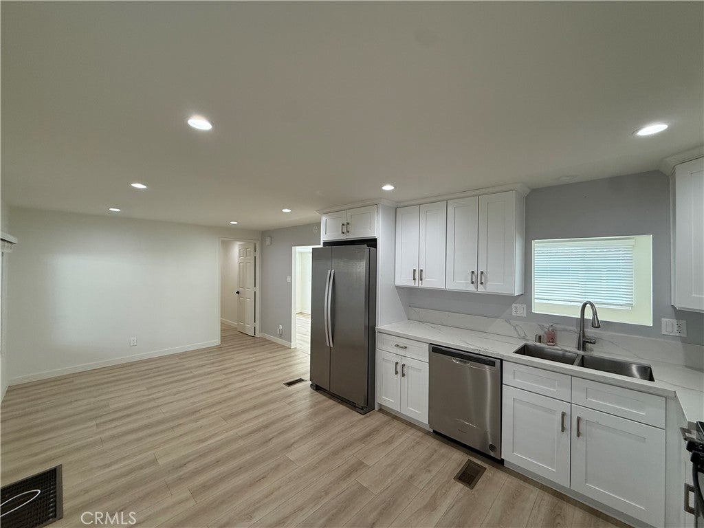 1245 W Cienega Avenue 162
