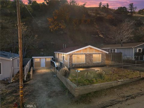 Photo of 508 South Drive, Lebec, CA 93243 (MLS # SR25265554)